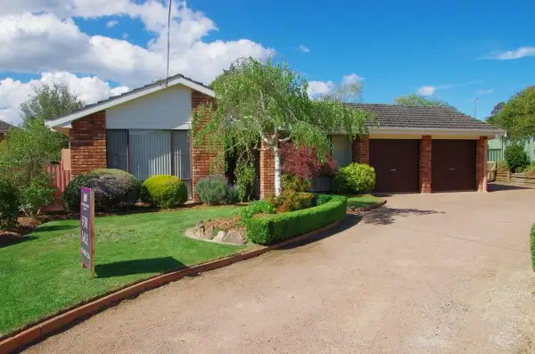2 Paul Crescent, Moss Vale NSW 2577
