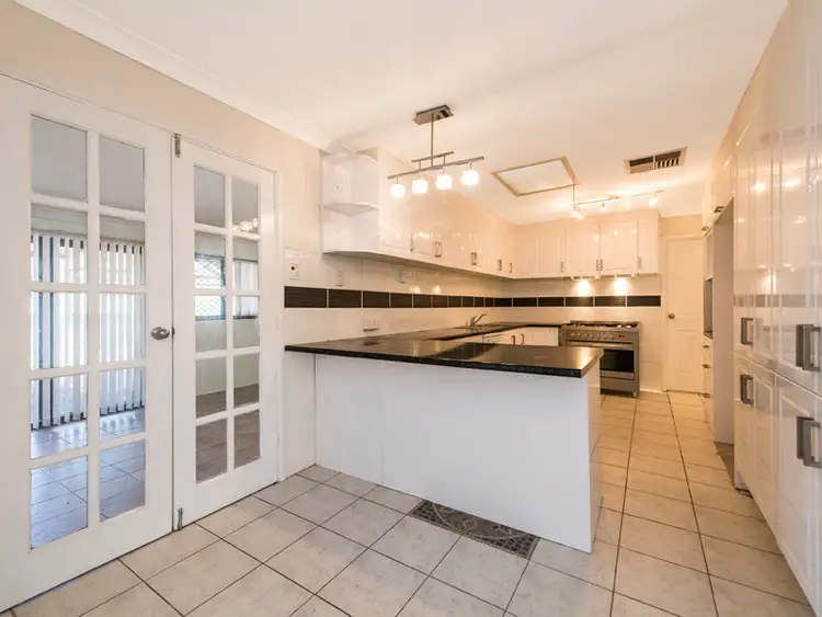 Fifth view of Homely house listing, 4 Logpine Crescent, Camillo WA 6111