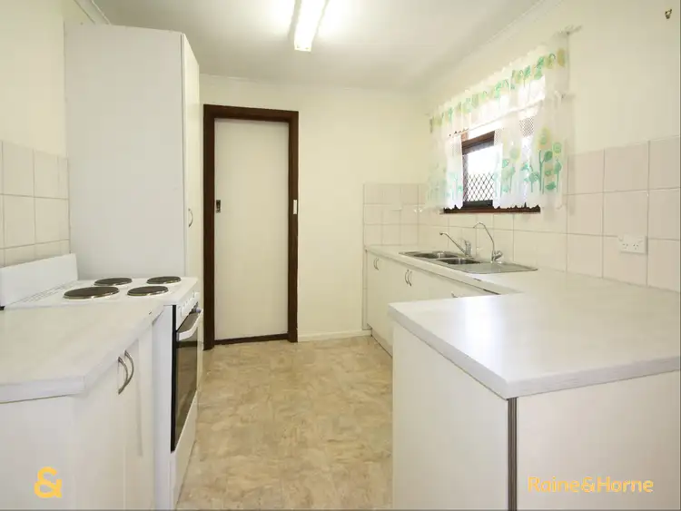 Fifth view of Homely house listing, 2 Amos Court, Morphett Vale SA 5162