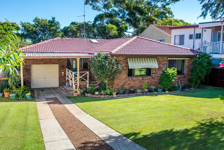 43 Leonard Avenue, Shoal Bay NSW 2315