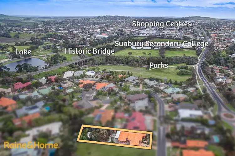102 Yellowgum Boulevard, Sunbury VIC 3429