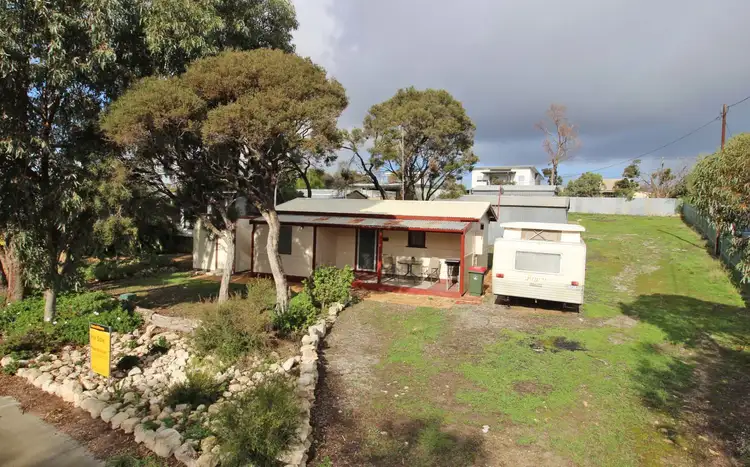 33 Flinders Avenue, Coffin Bay SA 5607
