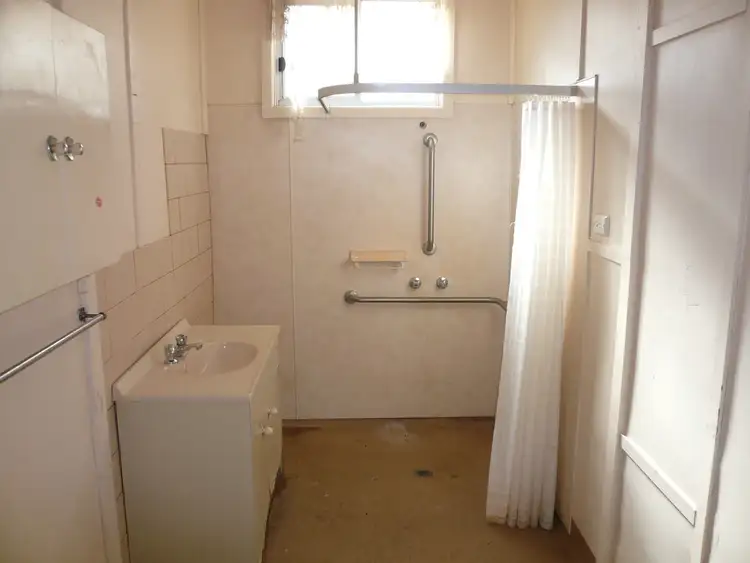 Seventh view of Homely house listing, 10 Devereux Street, Warracknabeal VIC 3393