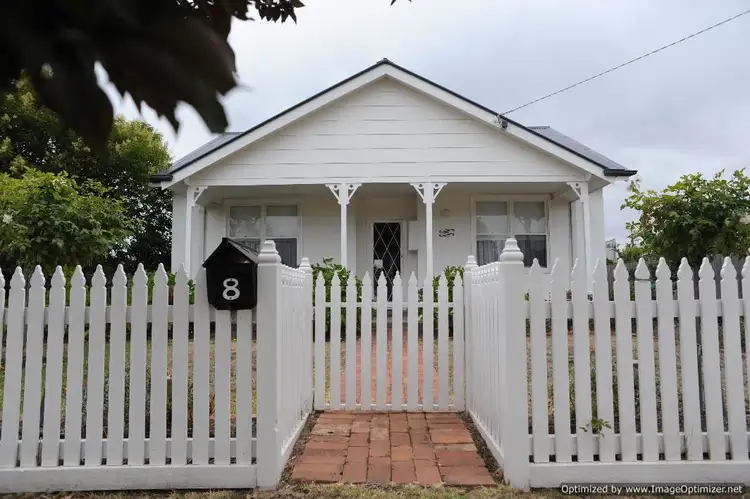8 Anderson Street, Bairnsdale VIC 3875