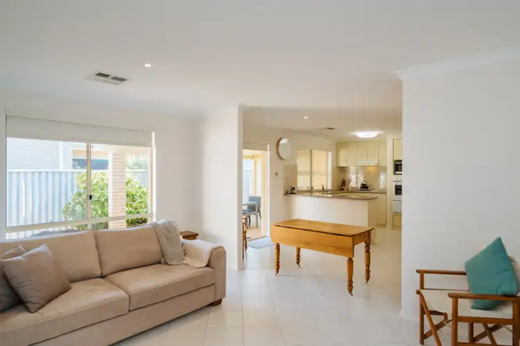 2/12 Hindmarsh Avenue, Yokine WA 6060