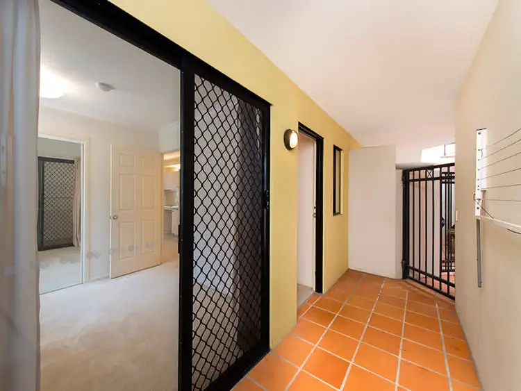 Fifth view of Homely apartment listing, 4/5 Heidelberg Street, East Brisbane QLD 4169