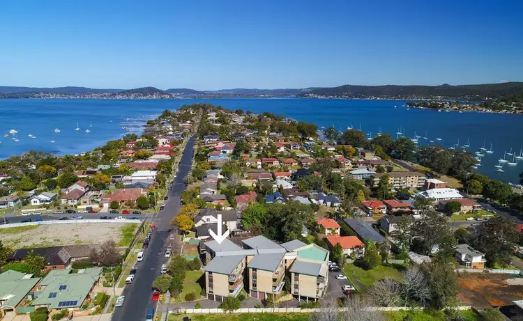 1/138 Albany Street, Point Frederick NSW 2250