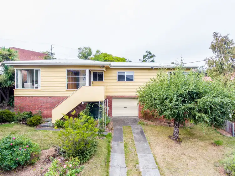 2 Rosny Esplanade, Montagu Bay TAS 7018