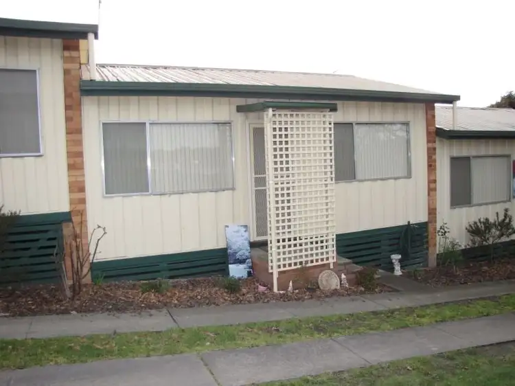 2/6 Venice Street, Newborough VIC 3825