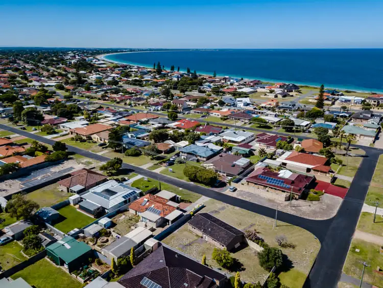 Second view of Homely house listing, 2 Seacrest Street, Safety Bay WA 6169