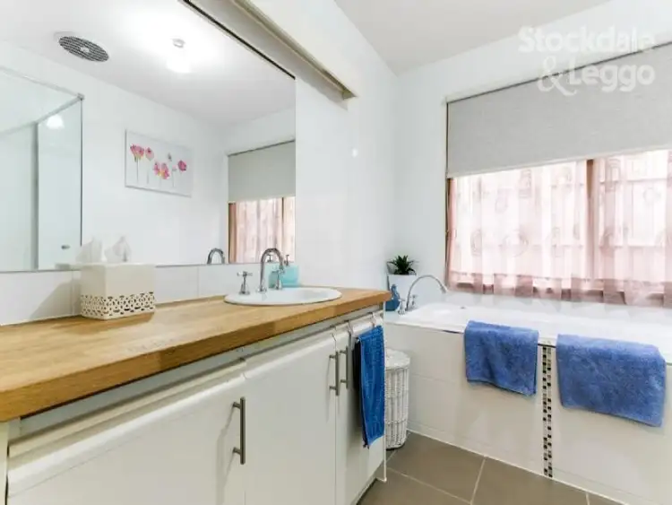 Fifth view of Homely house listing, 10 Rollings Close, Rosebud VIC 3939