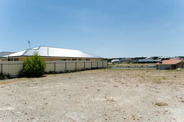 156 Wentworth Parade, Hindmarsh Island SA 5214