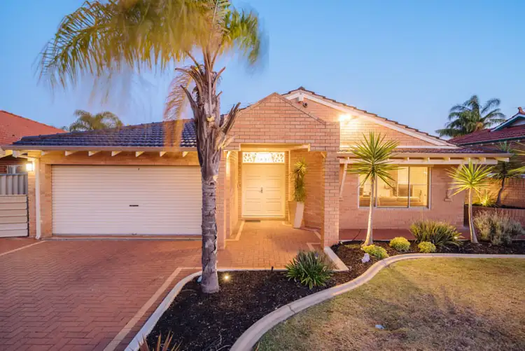 17 Meadowbrook Boulevard, Dianella WA 6059