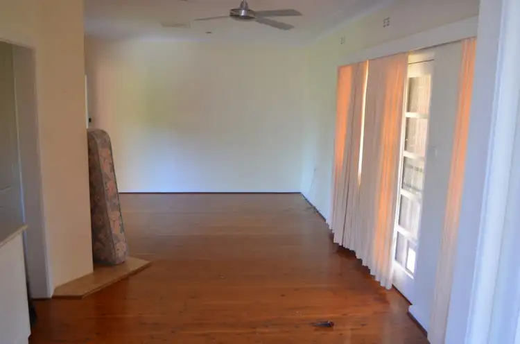 Fifth view of Homely house listing, 9 Clunie Avenue, Tumut NSW 2720