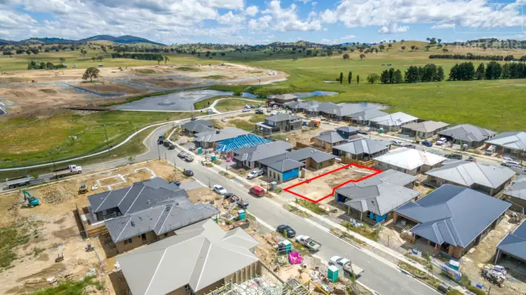 39 Helen Circuit, Googong NSW 2620