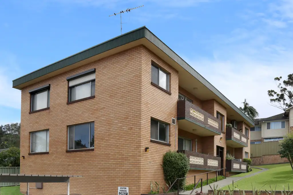 Main view of Homely unit listing, 10/10 Myrtle Street, Coniston NSW 2500
