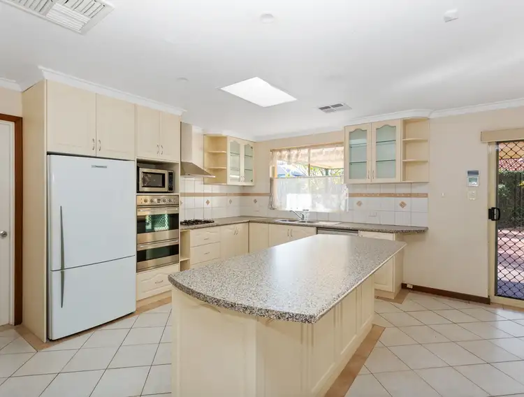 Seventh view of Homely house listing, 4 Rodinga Close, Rossmoyne WA 6148