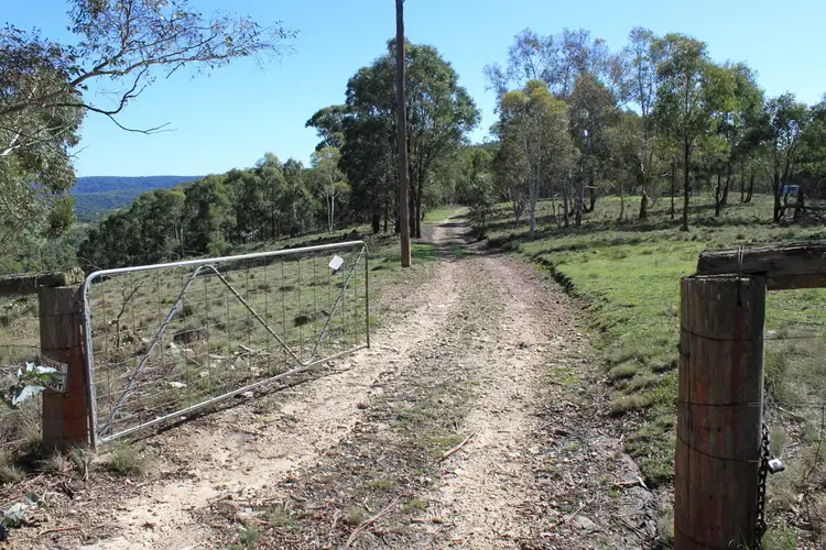 49 Hogans Creek Road, Wombeyan Caves NSW 2580