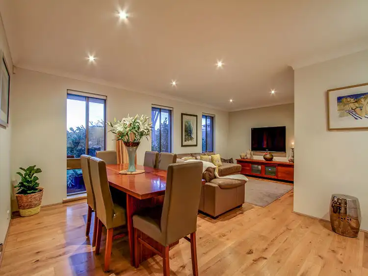 16 Stanford Road, Kallaroo WA 6025