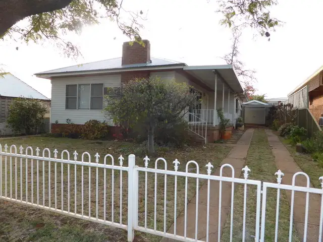 Main view of Homely house listing, 4 Belmore Avenue, Parkes NSW 2870