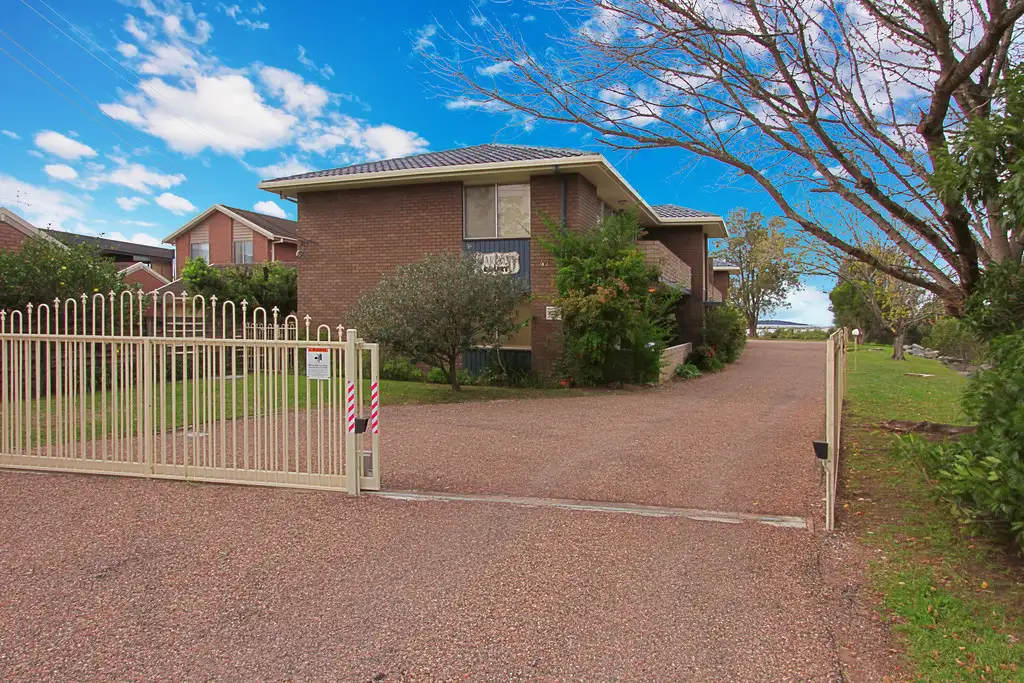 Main view of Homely unit listing, 1/47 Beach Road, Batemans Bay NSW 2536
