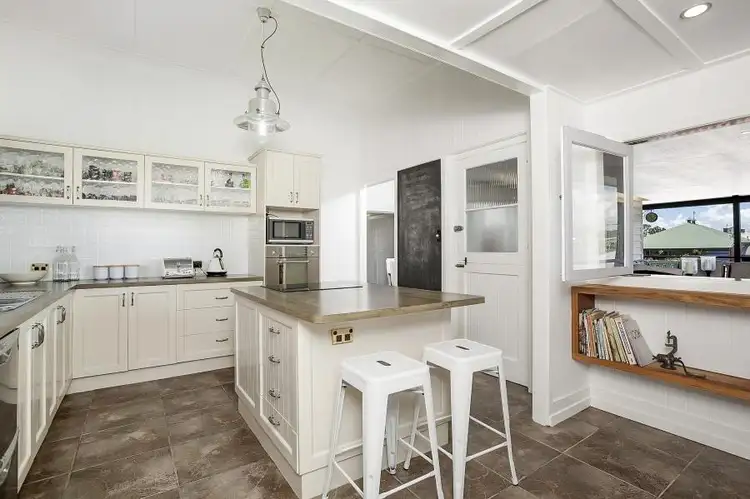 5 Gillian Lane, Southport QLD 4215