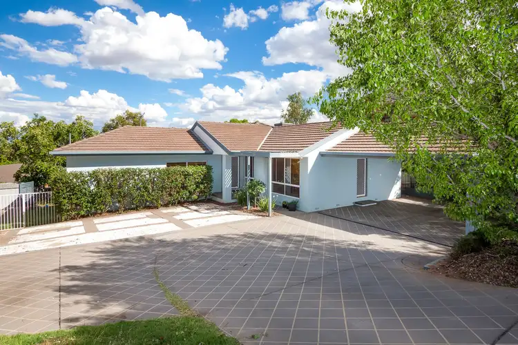 64 Simkin Crescent, Kooringal NSW 2650