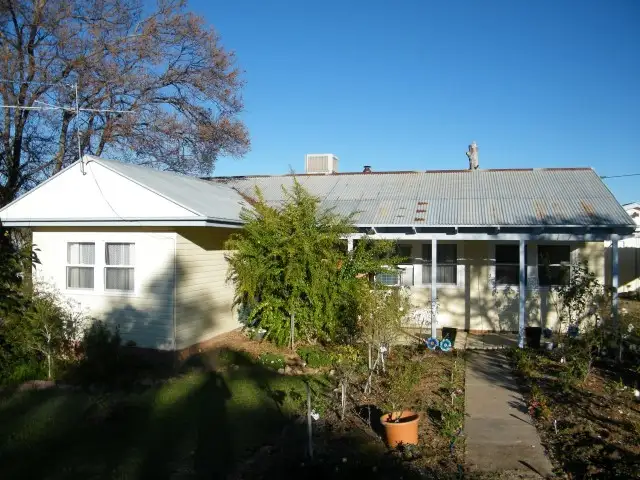 32 Lennox Street, Quirindi NSW 2343