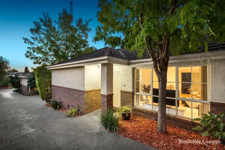 2/18 Grevillia Road, Oak Park VIC 3046