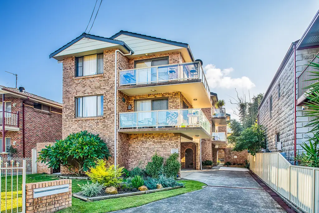 Main view of Homely apartment listing, 2 / 10 The Esplanade, Thirroul NSW 2515