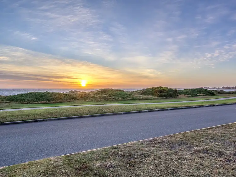 22 Warnbro Beach Road, Safety Bay WA 6169