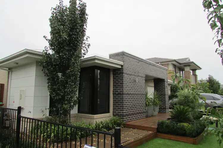 52 Flowerbloom Crescent, Clyde North VIC 3978