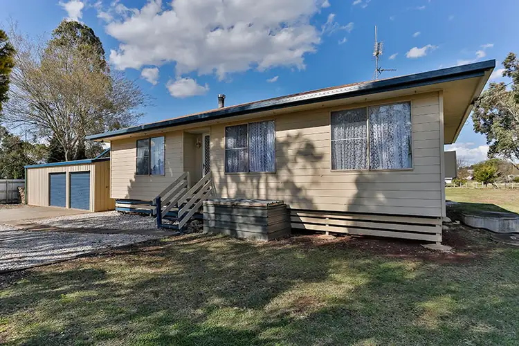 15 Alfred Street, Cambooya QLD 4358
