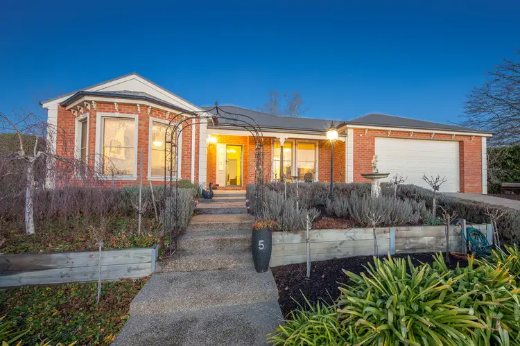 5 Mulgutherie Way, Gisborne VIC 3437