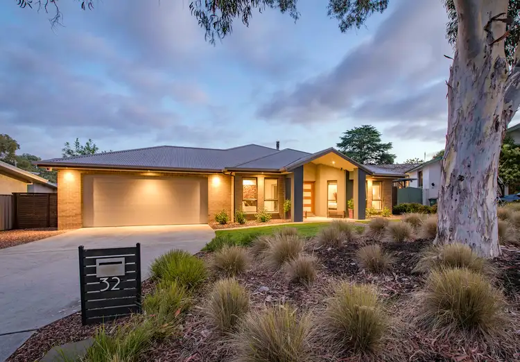 32 Charteris Crescent, Chifley ACT 2606