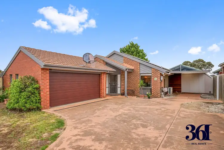39 Walsingham Crescent, Kurunjang VIC 3337