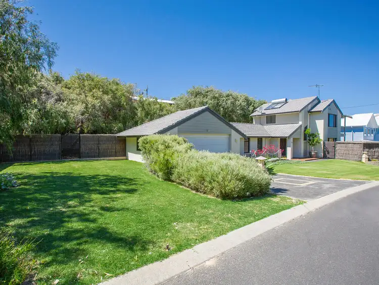 Fifth view of Homely house listing, 10 McCourt Place, Peppermint Grove Beach WA 6271