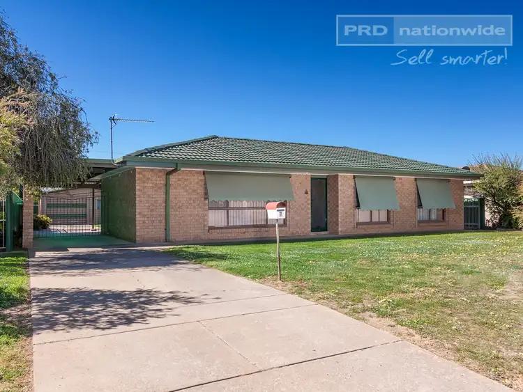 7 Undurra Drive, Glenfield Park NSW 2650