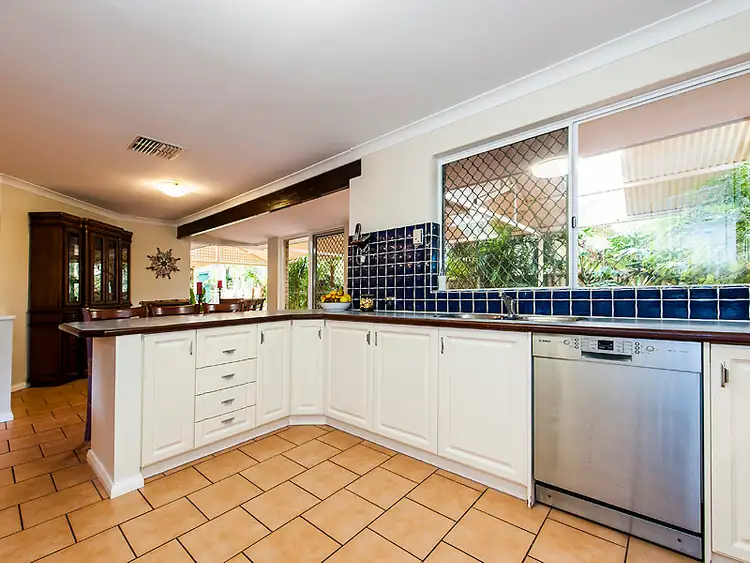 Sixth view of Homely house listing, 2 Walton Crescent, Mundijong WA 6123