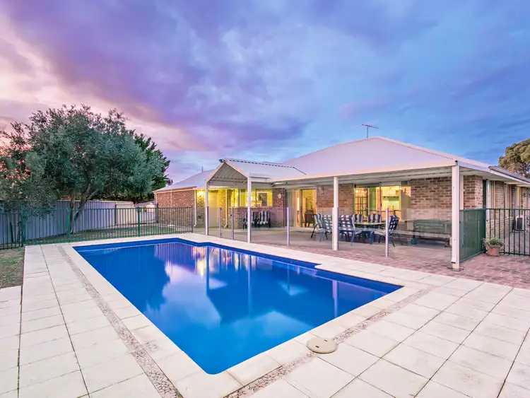 8 Mitford Grove, Port Kennedy WA 6172