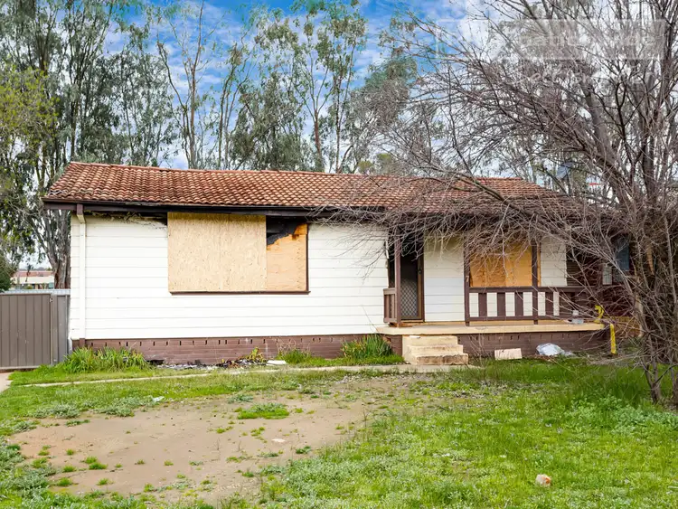 7 Warren Place, Mount Austin NSW 2650