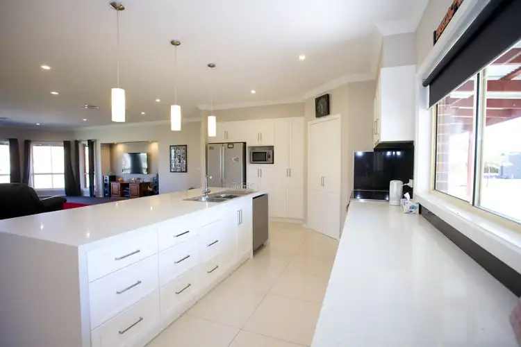 Fifth view of Homely house listing, 14 Blue Wren Drive, Horsham VIC 3400