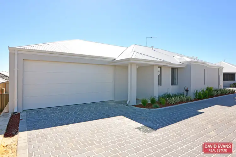 1/2 Redheart Road, Carramar WA 6031