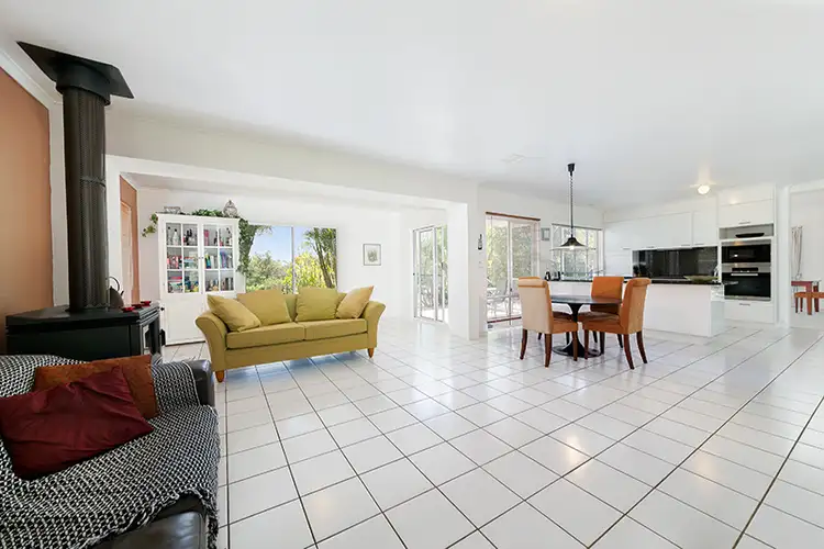11 Serendipity Drive, Samford Valley QLD 4520