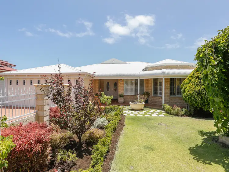 37 Randell Cr, Ocean Reef WA 6027