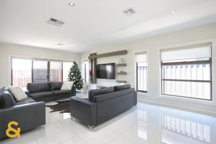Second view of Homely house listing, 5 Braveheart Road, Craigieburn VIC 3064