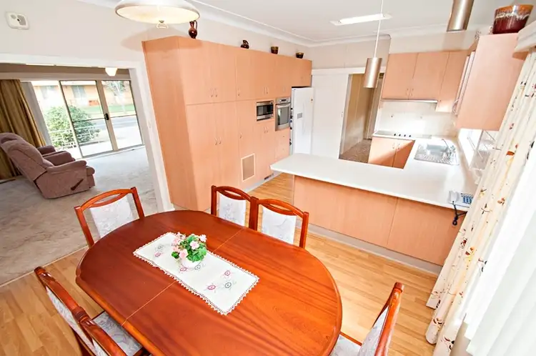 Sixth view of Homely house listing, 4 McKenzie Place, Griffith NSW 2680