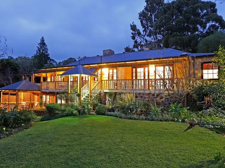6 Lenori Road, Gooseberry Hill WA 6076