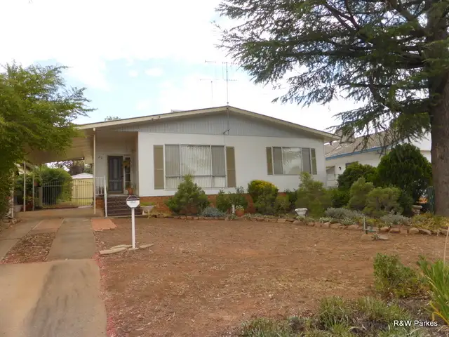 30 Orange Street, Parkes NSW 2870