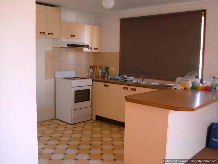 Second view of Homely unit listing, 4 / 25 Robb Street, Bairnsdale VIC 3875